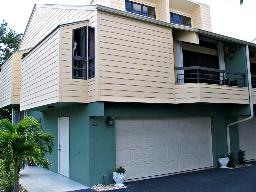 428 Southwest Akron Avenue, Unit 4 Stuart, FL 34994 - Photo 2 of 20 akronweb03.jpg