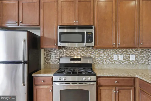 $469,900 | 15704 John Diskin Circle, Woodbridge, VA 22191