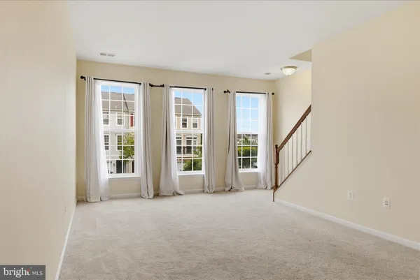 $469,900 | 15704 John Diskin Circle, Woodbridge, VA 22191