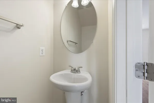 $469,900 | 15704 John Diskin Circle, Woodbridge, VA 22191