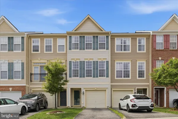 $469,900 | 15704 John Diskin Circle, Woodbridge, VA 22191
