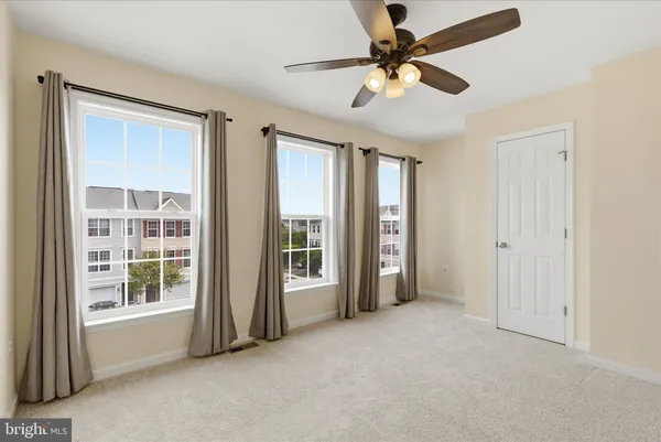 $469,900 | 15704 John Diskin Circle, Woodbridge, VA 22191