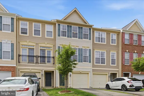 $469,900 | 15704 John Diskin Circle, Woodbridge, VA 22191
