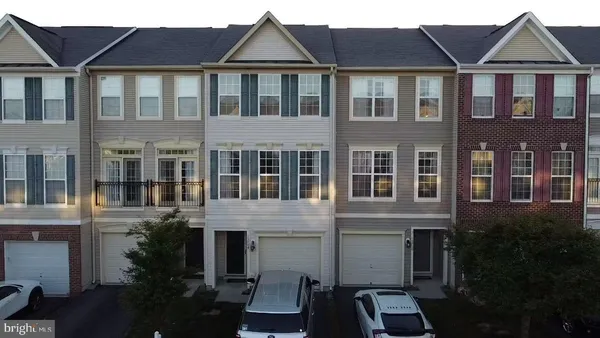 $469,900 | 15704 John Diskin Circle, Woodbridge, VA 22191