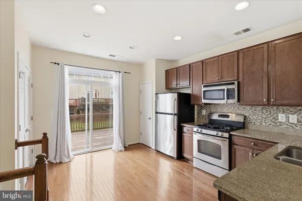 $469,900 | 15704 John Diskin Circle, Woodbridge, VA 22191