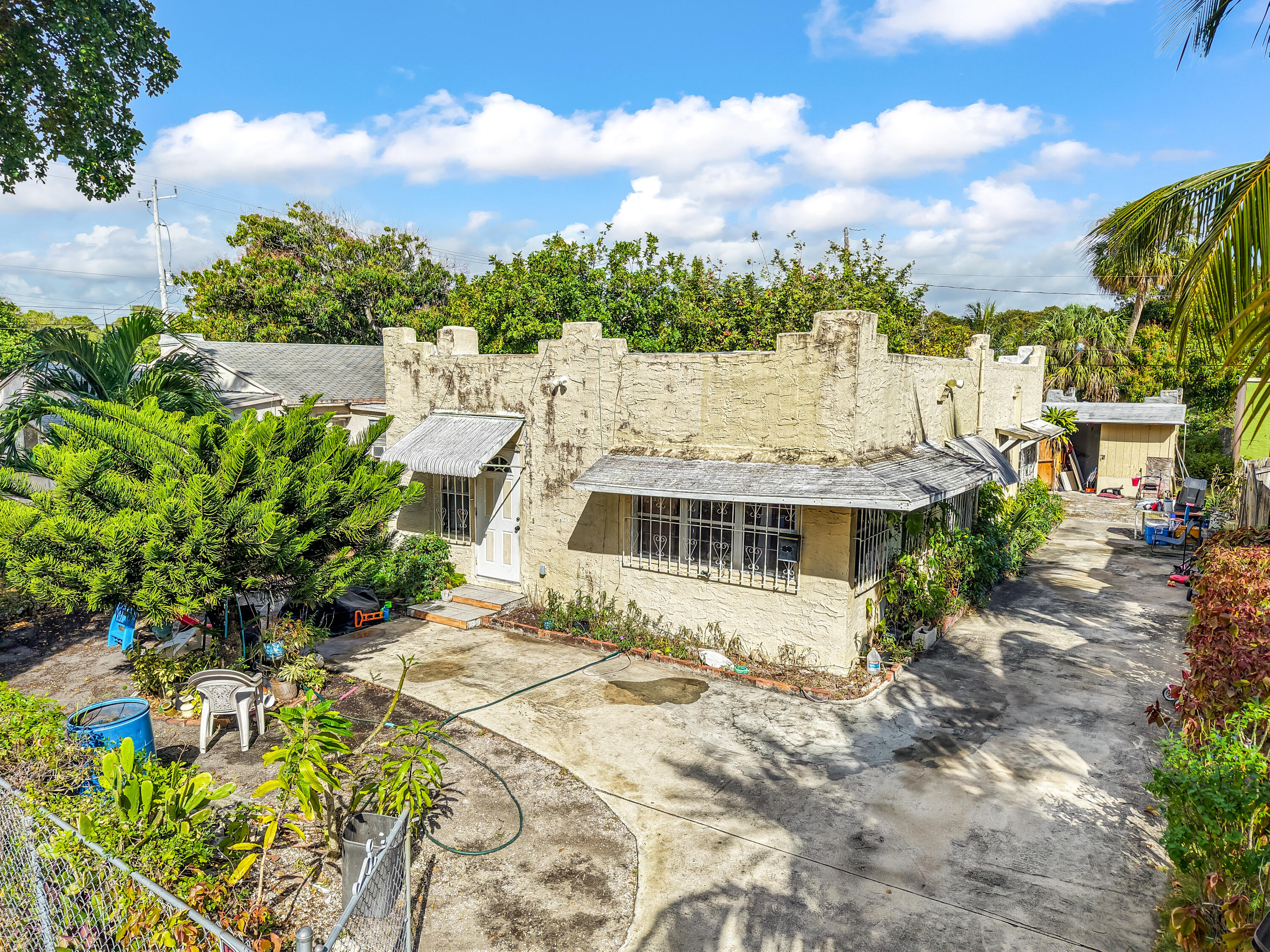 631 30th Street West Palm Beach, FL 33407 - Photo 1 of 27 Outside of House