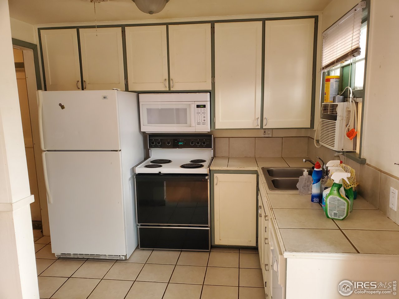 1026 23rd Street Road Greeley, CO 80631 - Photo 10 of 15 kitchen