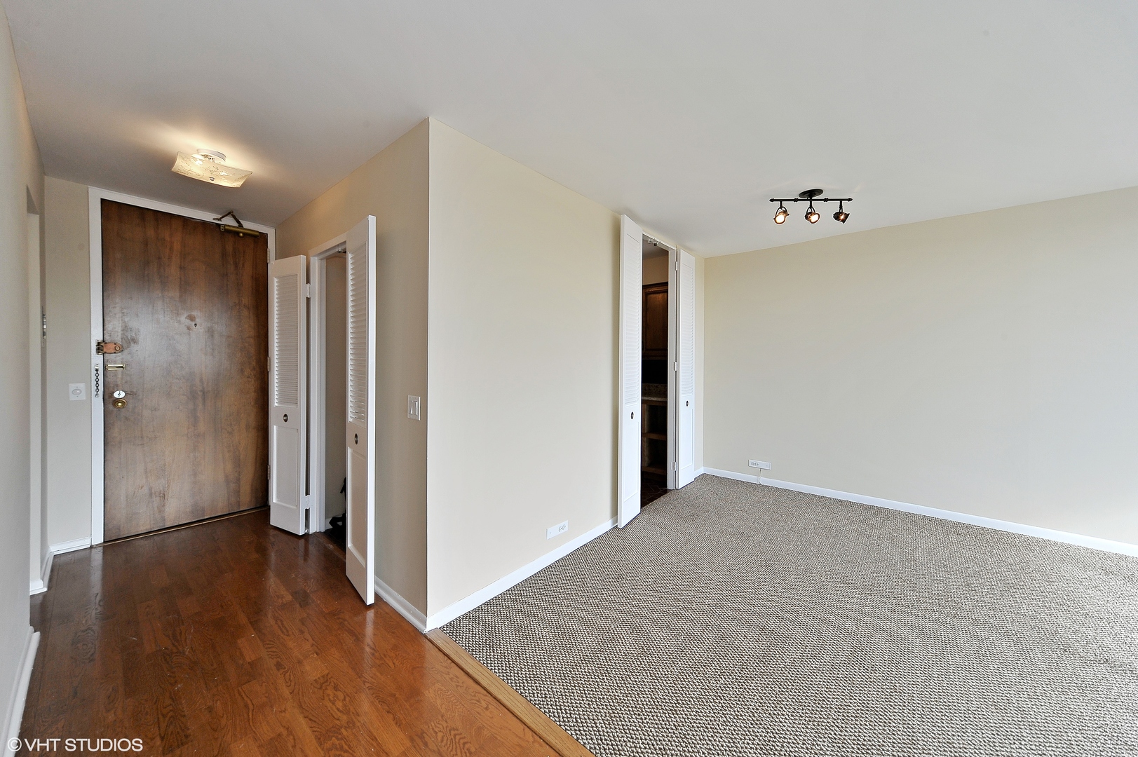 5445 North Sheridan Road, Unit 510 Chicago, IL 60640 - Photo 2 of 14