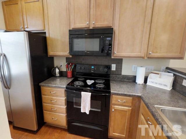 8227 Belneath Court Raleigh, NC 27613 - Photo 4 of 25
