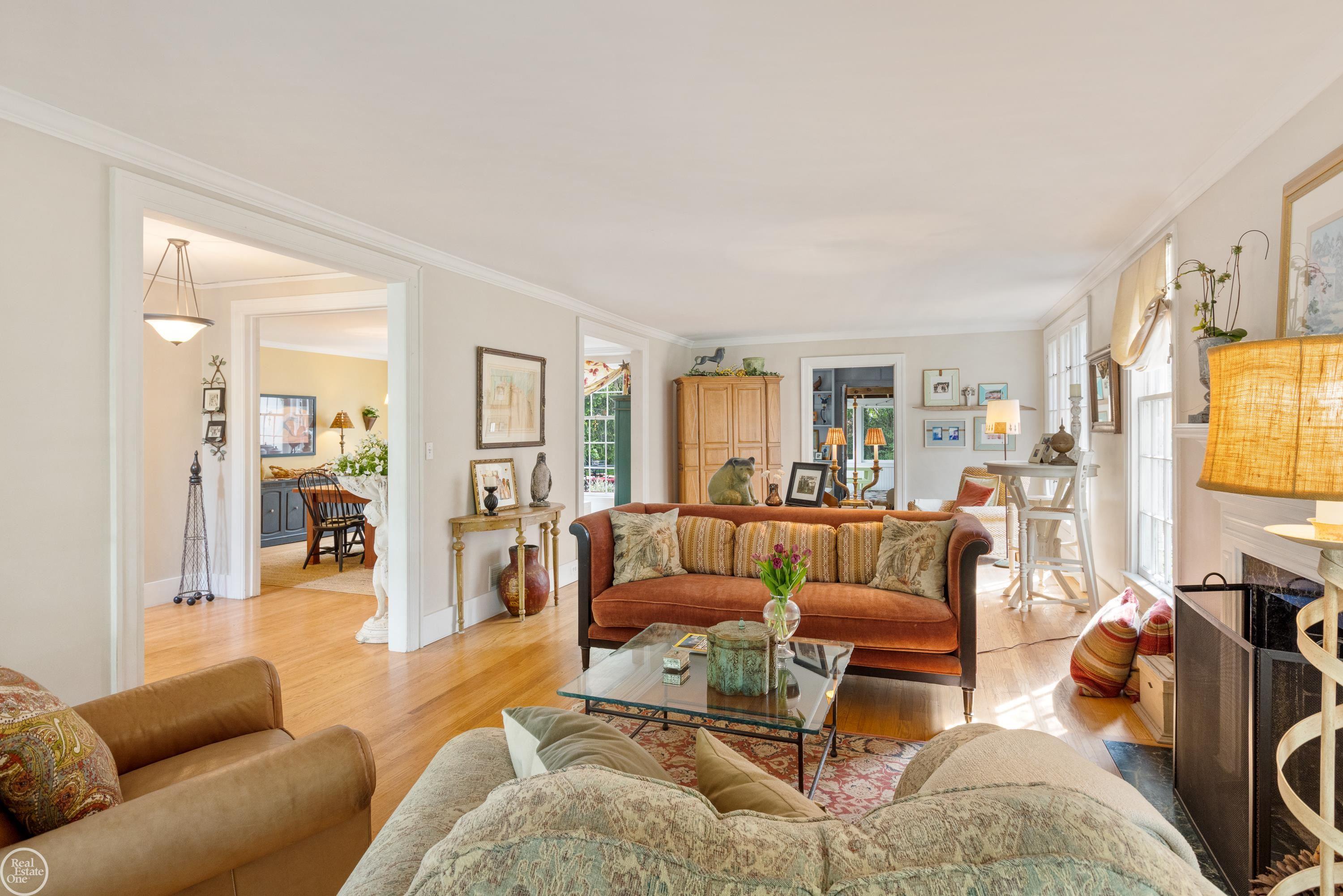 492 Rivard Boulevard Grosse Pointe, MI 48230 - Photo 8 of 81 50110851-7.JPG