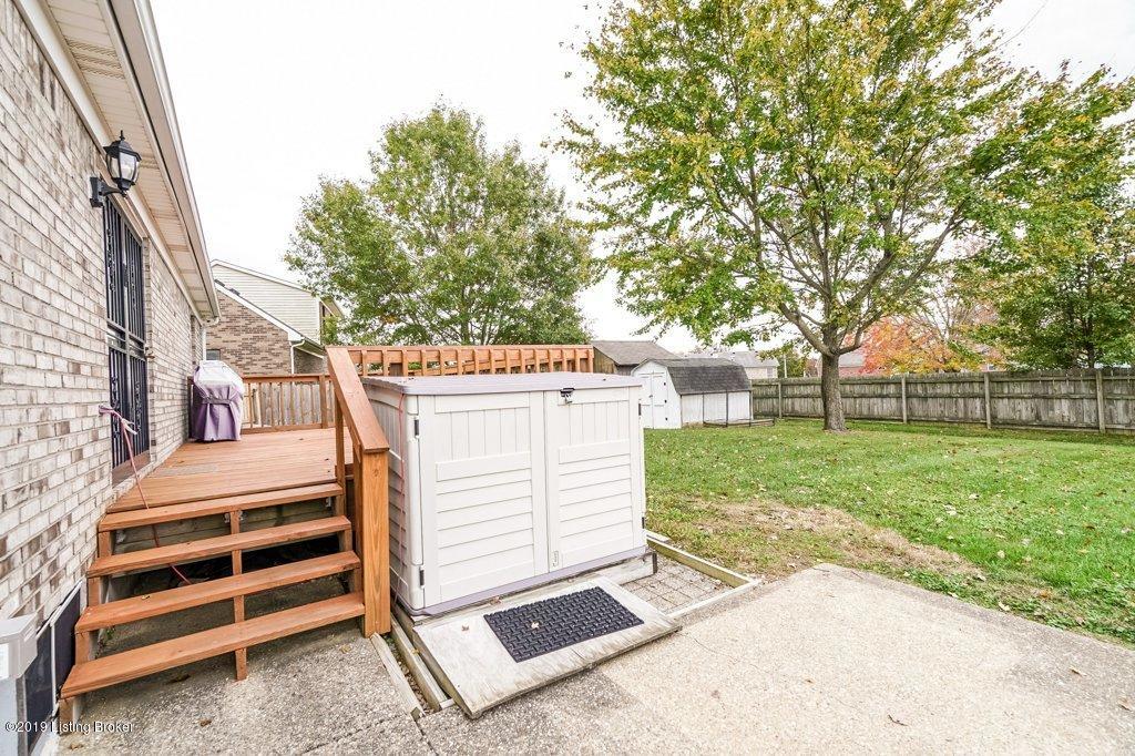 4710 Ridgeway Court Louisville, KY 40229 - Photo 26 of 32 036-4710-36_m