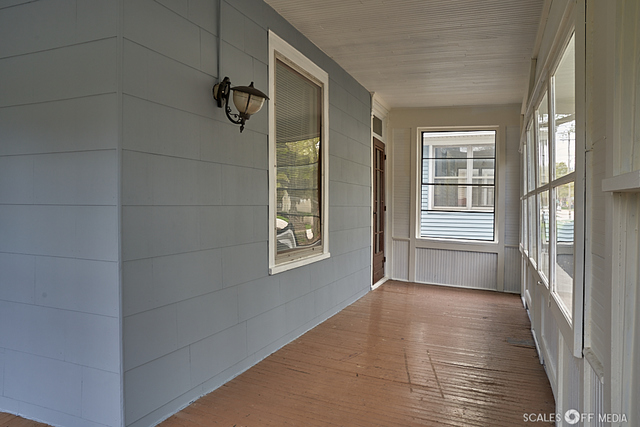 515 Walnut Avenue Elgin, IL 60123 - Photo 21 of 28 a view of an empty room and window
