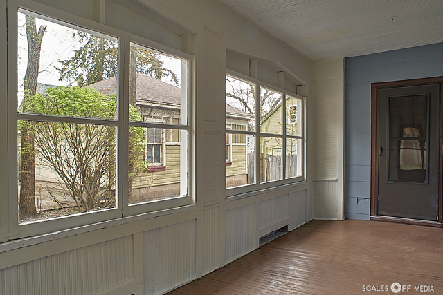 515 Walnut Avenue Elgin, IL 60123 - Photo 22 of 28 a view of an empty room with a window