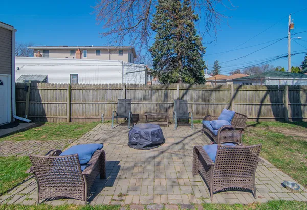 $439,000 | 1513 Clinton Avenue, Berwyn, IL 60402