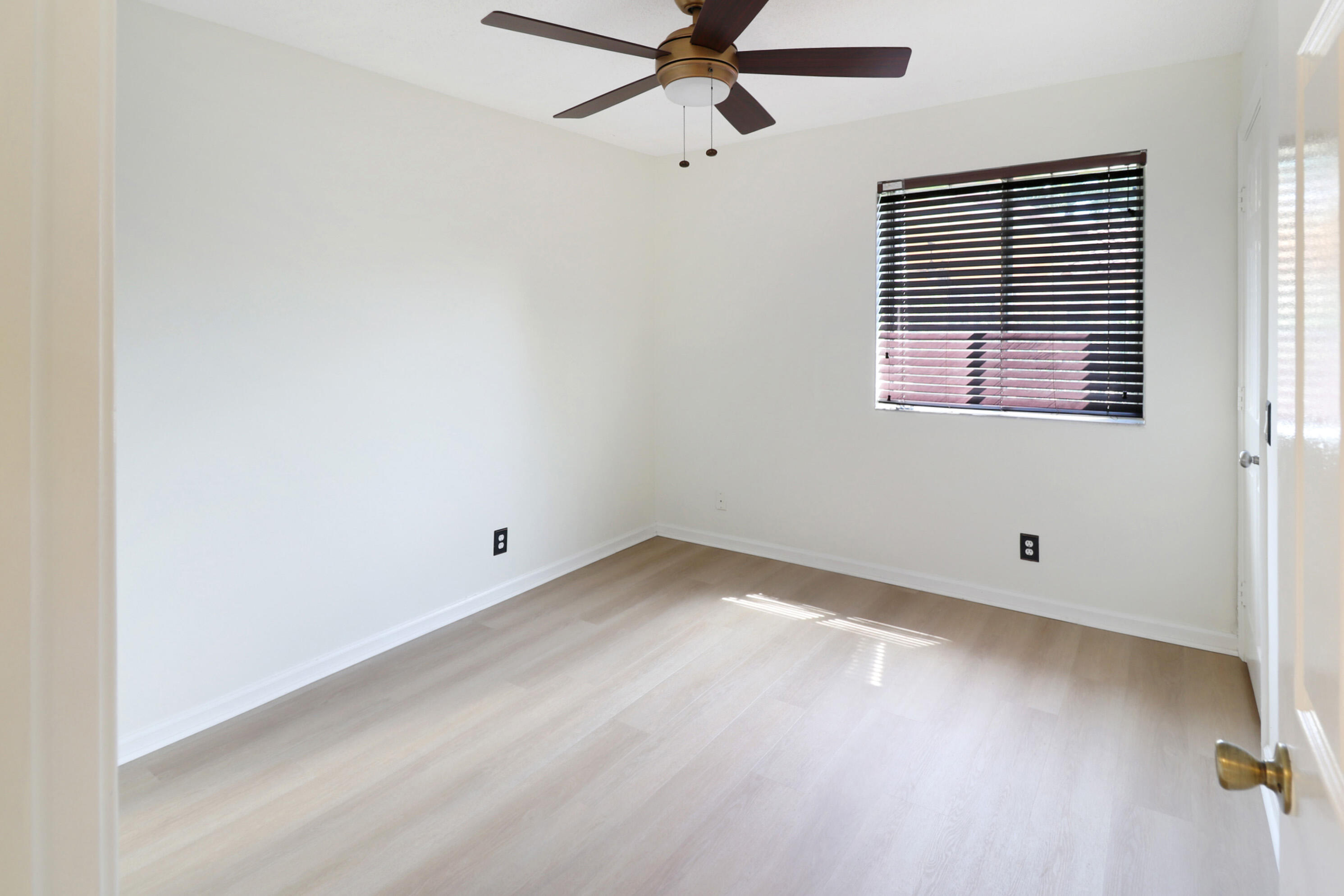 1968 Water Ridge Drive Weston, FL 33326 - Photo 28 of 38 b5IMG_8910