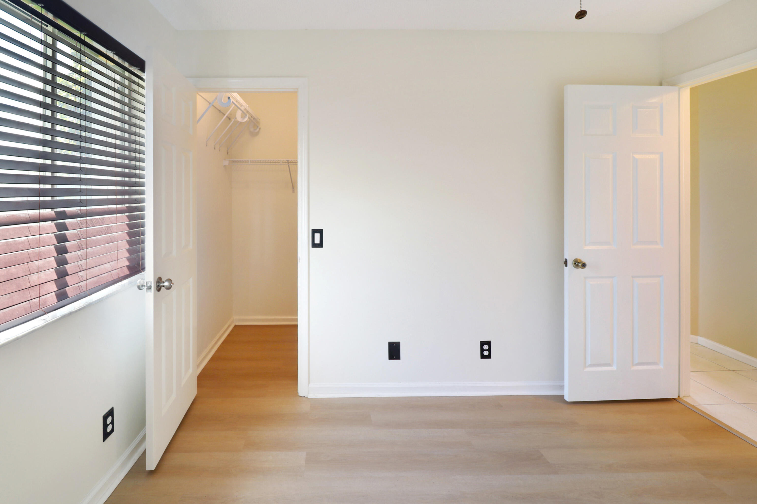 1968 Water Ridge Drive Weston, FL 33326 - Photo 29 of 38 b5IMG_8913