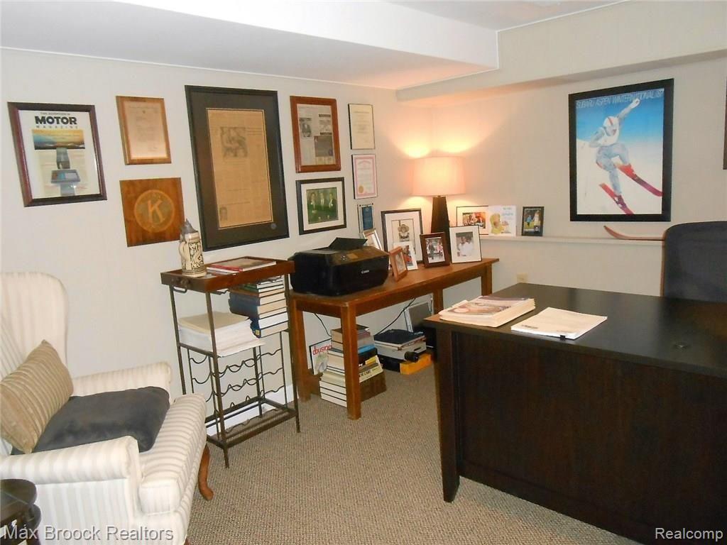 2775 Acorn Road Bloomfield Hills, MI 48302 - Photo 37 of 49 Library or Office