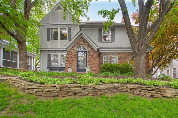 $520,000 | 308 East 68th Terrace, Kansas City, MO 64113