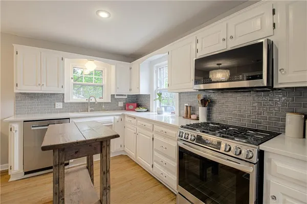 $520,000 | 308 East 68th Terrace, Kansas City, MO 64113