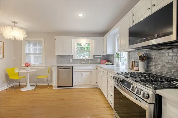 $520,000 | 308 East 68th Terrace, Kansas City, MO 64113