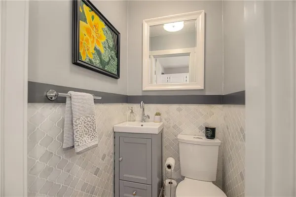 $520,000 | 308 East 68th Terrace, Kansas City, MO 64113