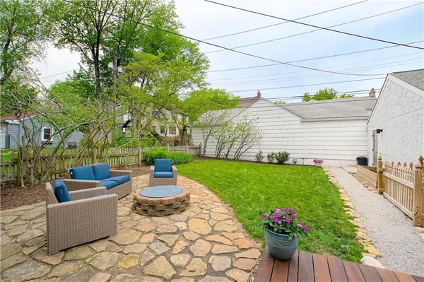 $520,000 | 308 East 68th Terrace, Kansas City, MO 64113