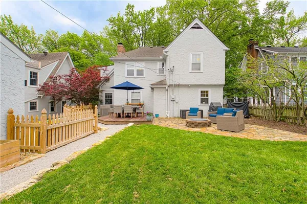 $520,000 | 308 East 68th Terrace, Kansas City, MO 64113