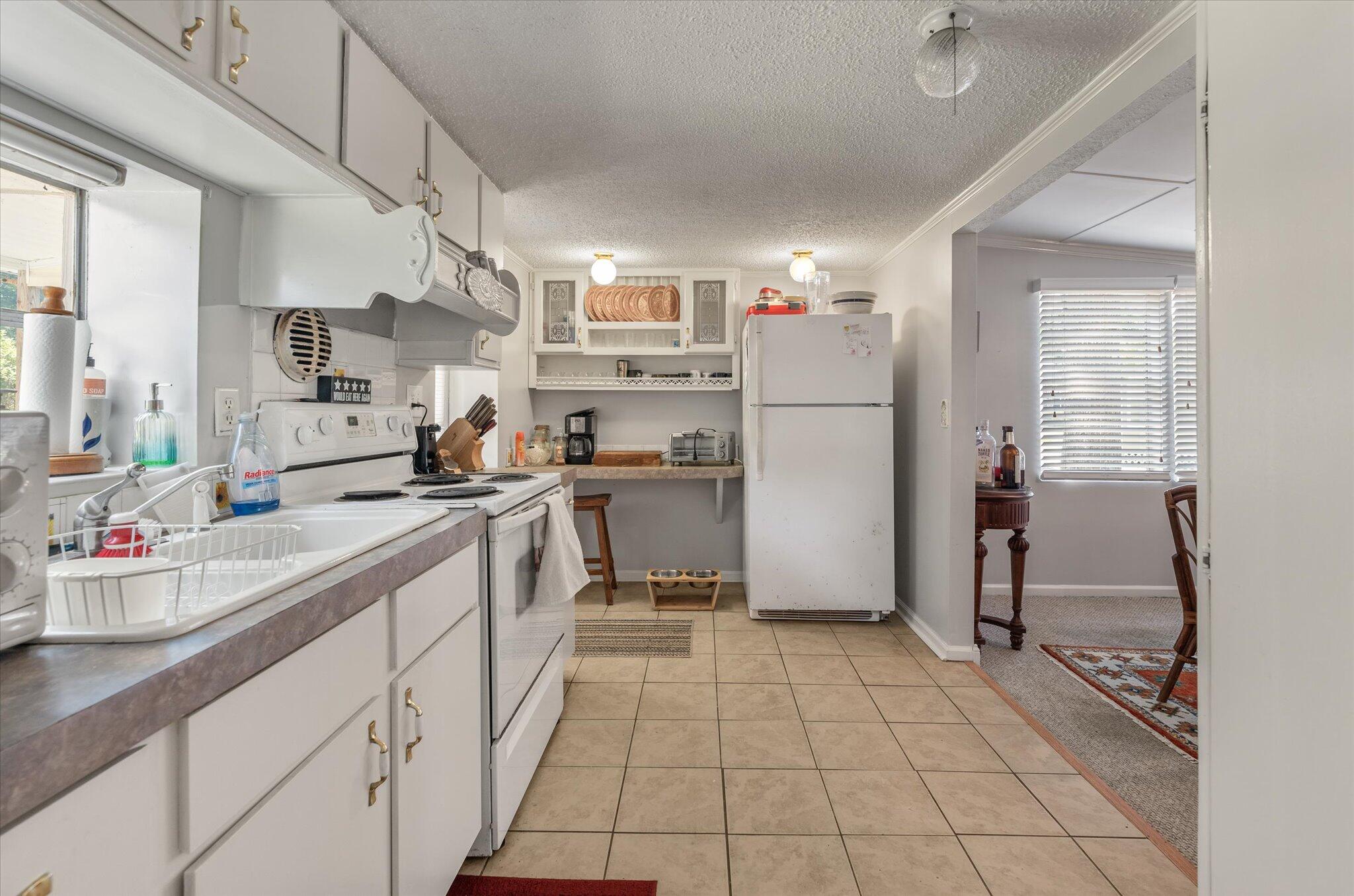 1585 Kenwood Road Manning, SC 29102 - Photo 5 of 33 05-1585 Kenwood-6