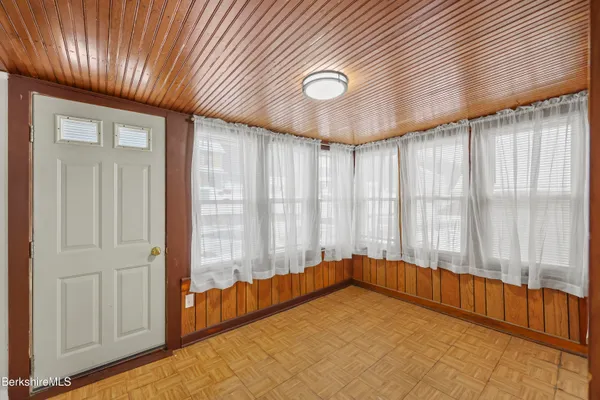 $174,900 | 176 North Summer Street, Adams, MA 01220