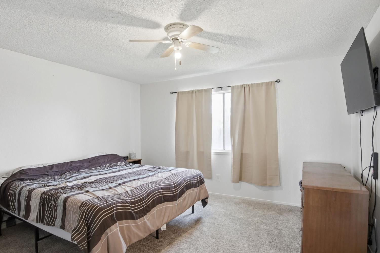 2005 Roth Court Turlock, CA 95380 - Photo 18 of 35