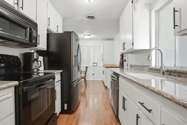 $409,900 | 2005 Roth Court, Turlock, CA 95380