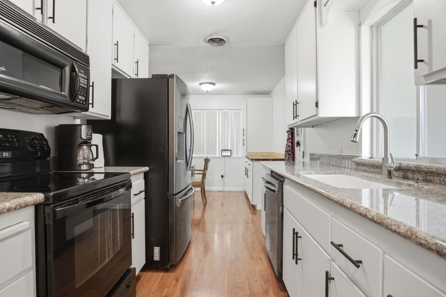 2005 Roth Court Turlock, CA 95380 - Photo 28 of 35