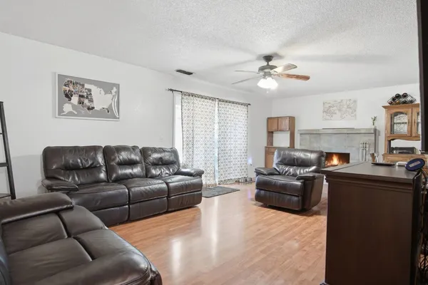 $409,900 | 2005 Roth Court, Turlock, CA 95380