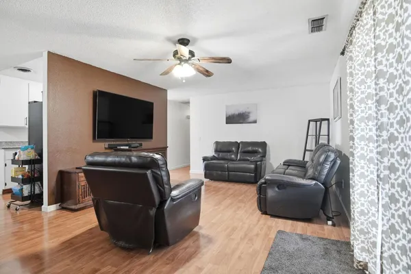 $409,900 | 2005 Roth Court, Turlock, CA 95380