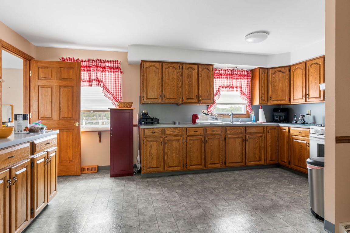 2017 Ford Road Endicott, NY 13760 - Photo 8 of 20