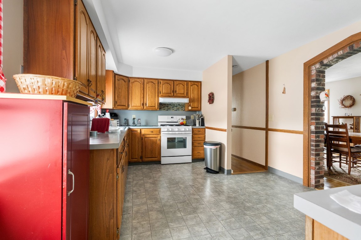 2017 Ford Road Endicott, NY 13760 - Photo 9 of 20