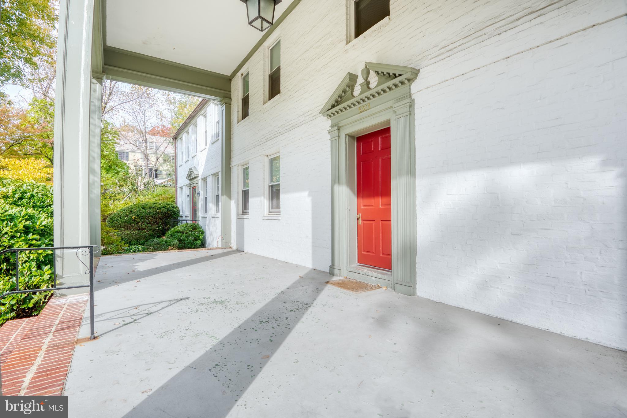 5203 Falls Road, Unit 5 Baltimore, MD 21210 - Photo 2 of 27 Entrance