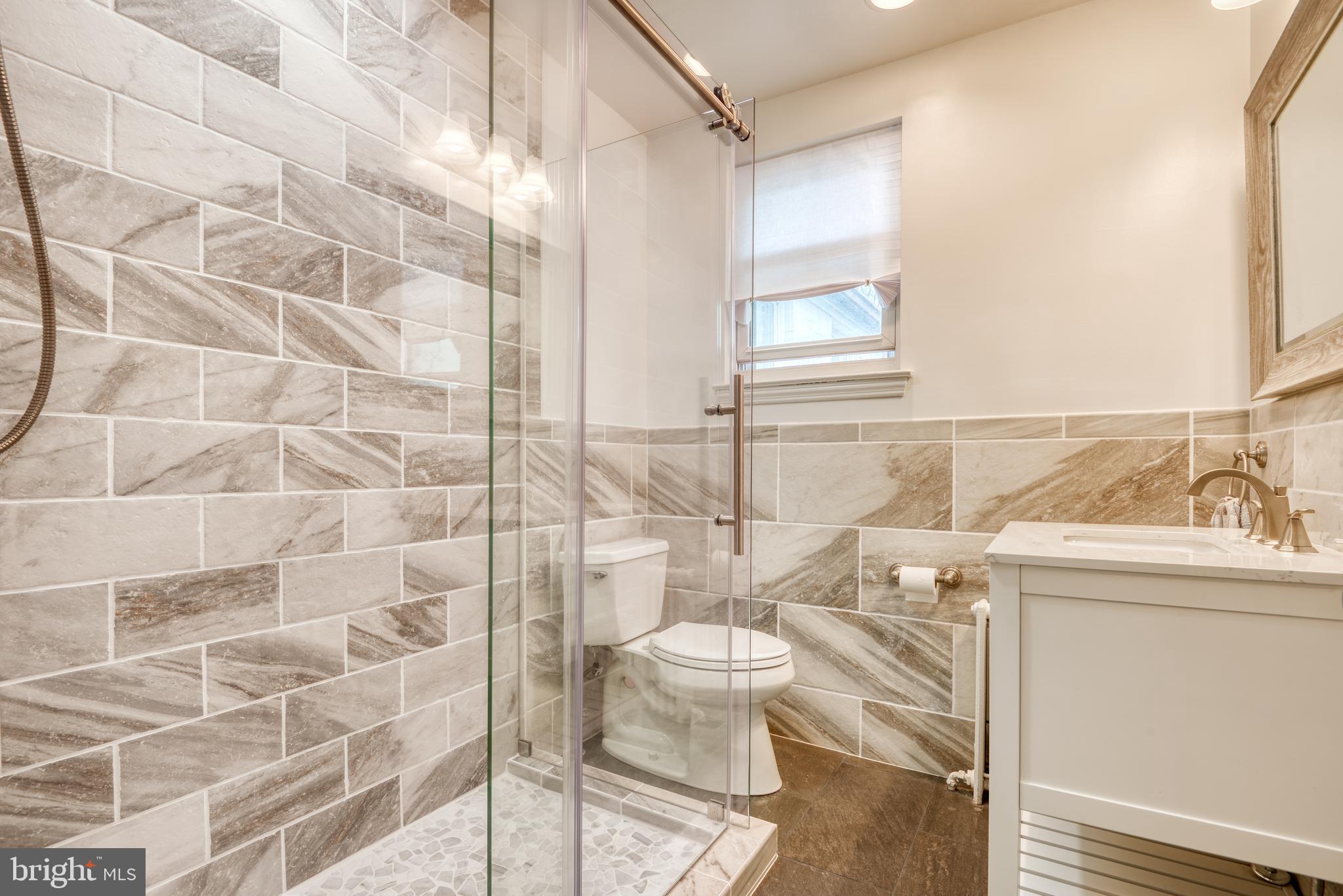 5203 Falls Road, Unit 5 Baltimore, MD 21210 - Photo 11 of 27 Beautiful Full Bath