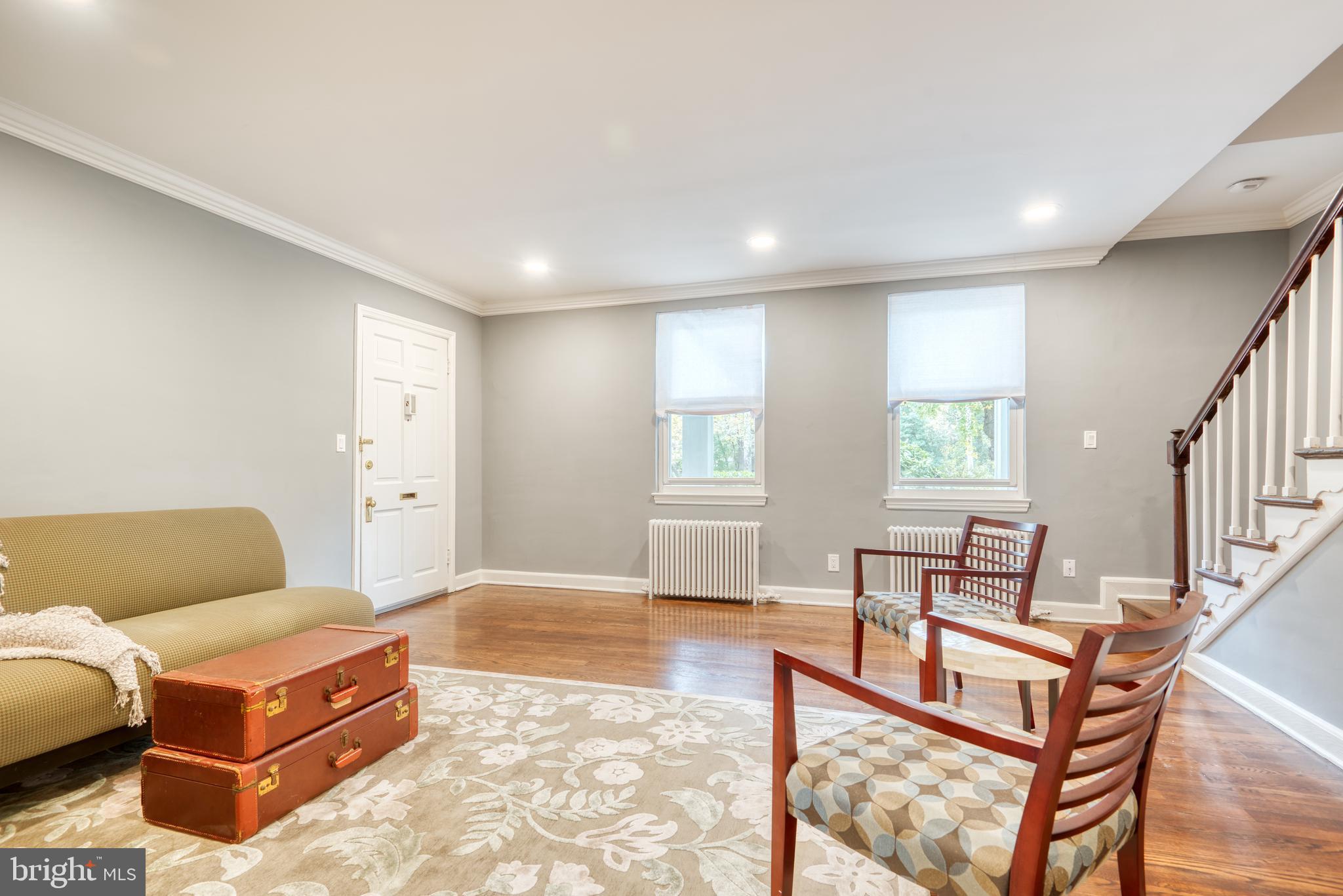 5203 Falls Road, Unit 5 Baltimore, MD 21210 - Photo 3 of 27 Living Room