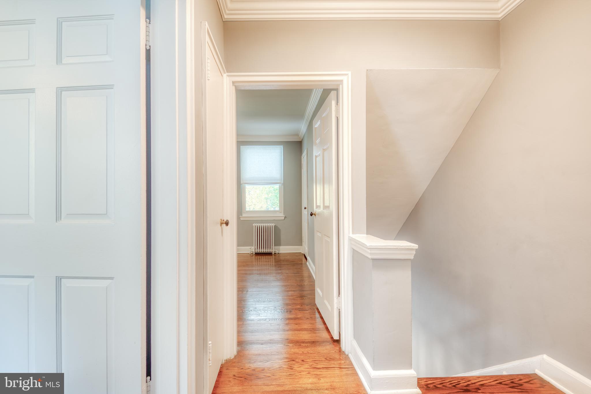 5203 Falls Road, Unit 5 Baltimore, MD 21210 - Photo 10 of 27 Upper Level Hallway