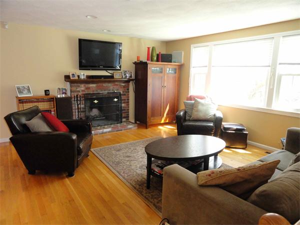 125 Standish Road Needham, MA 02492 - Photo 3 of 16