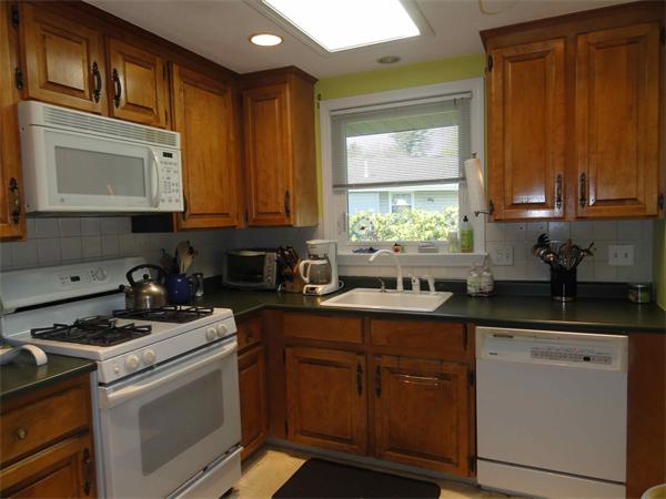 125 Standish Road Needham, MA 02492 - Photo 7 of 16
