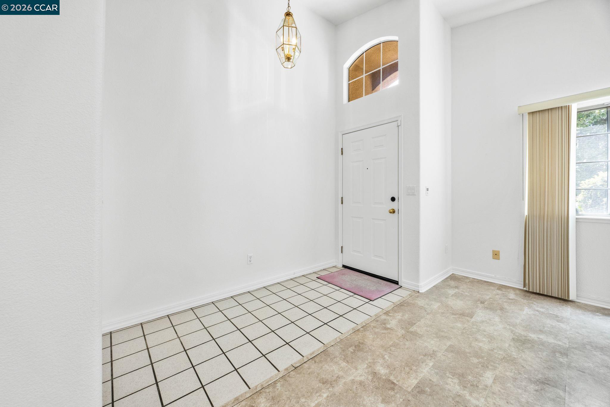 1402 Legend Circle Vallejo, CA 94591 - Photo 6 of 40