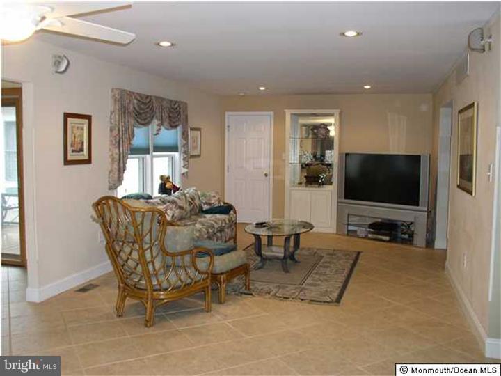 488 Stagecoach Road Clarksburg, NJ 08510 - Photo 3 of 12 Gallery Image 3