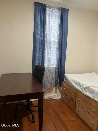$2,150 | 277 Congress Street, Unit 2, Troy, NY 12180