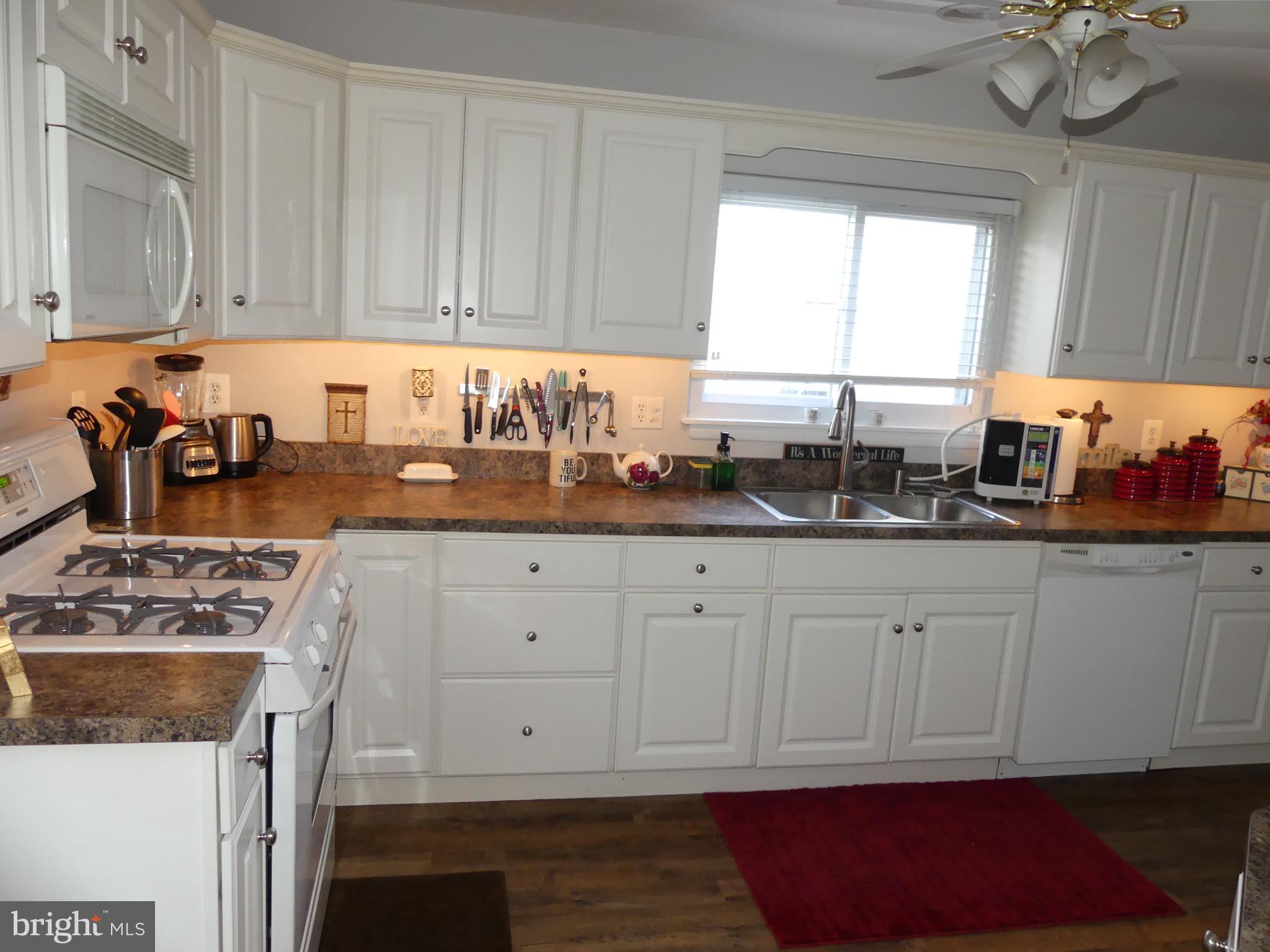 402 Highmeadow Road Reisterstown, MD 21136 - Photo 8 of 18 Cooking with gas