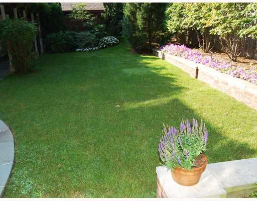 5540 Dunmoyle Street Pittsburgh, PA 15217 - Photo 16 of 18 Yard/Garden.