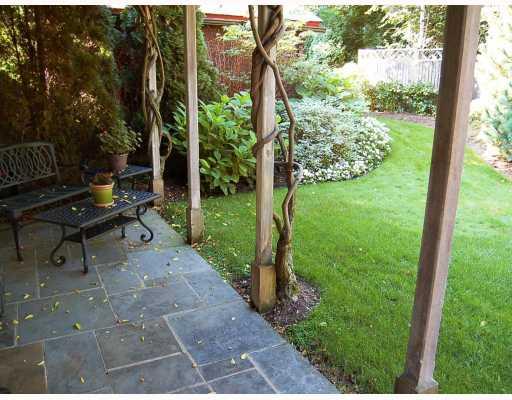 5540 Dunmoyle Street Pittsburgh, PA 15217 - Photo 17 of 18 Yard/Garden.