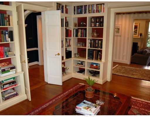 5540 Dunmoyle Street Pittsburgh, PA 15217 - Photo 7 of 18 Den/Family/Great Room.