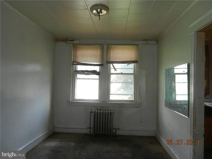 2133 Fraley Street Philadelphia, PA 19124 - Photo 3 of 8 Dining Room